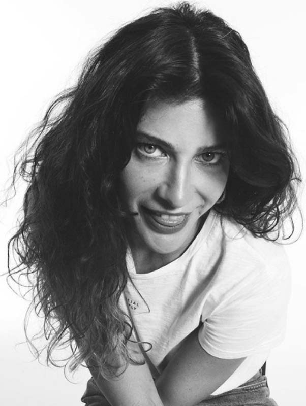 Cesur açıklamalarıyla dikkat çeken Berrak Tüzünataç'tan çok konuşulacak porno itirafı!