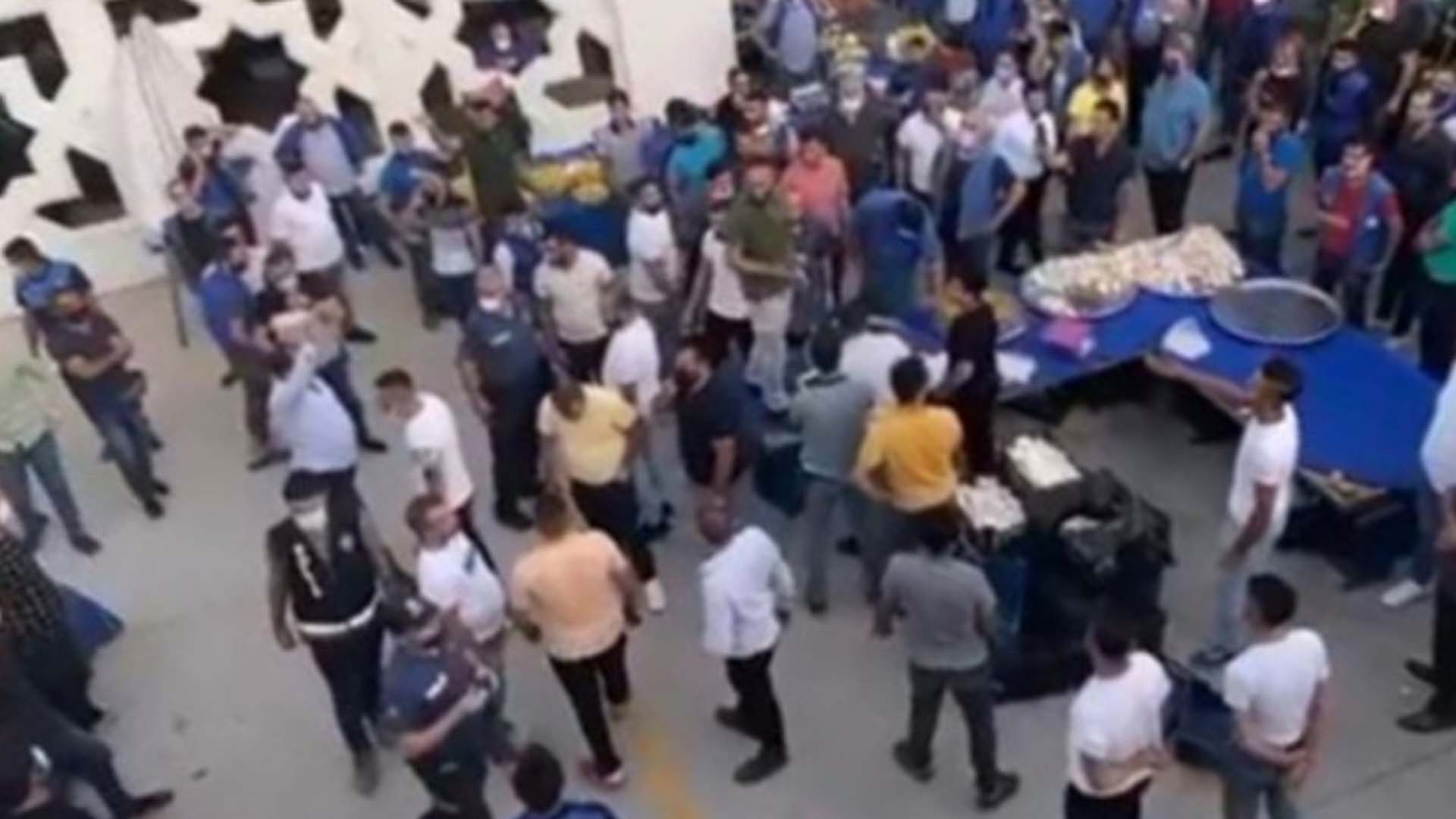 Ankara'da çürük şeftali kavgası! Esnaf ve vatandaşlar birbirine girdi! 4 yaralı, 13 gözaltı 