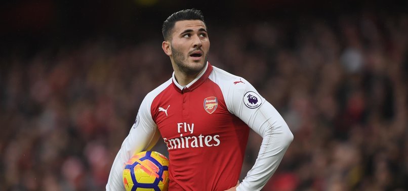 Kolasinac transferinde geriye sadece imza kaldı! Fenerbahçe oyuncuyu İstanbul'a getiriyor!