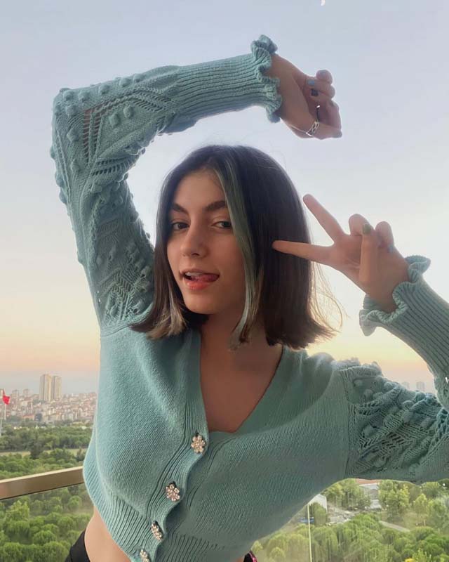 Aleyna Tilki kardeşi hakkında yapılan yorumlar karşısında çılgına döndü! Gizli sapıksınız, sübyancısınız