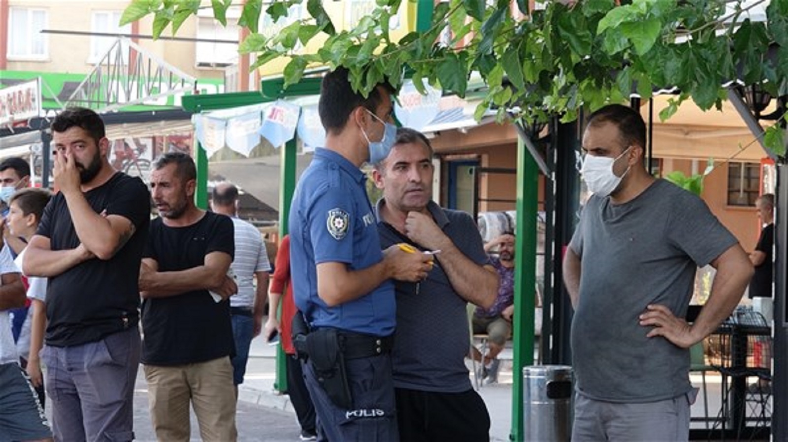 Talihsiz adam aracın çarpmasıyla yola fırladı,dadikalarca süründü!