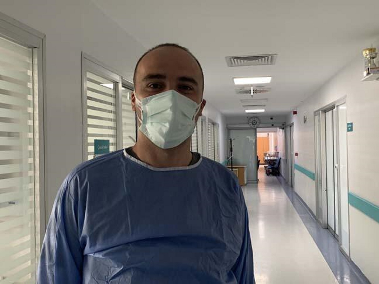 Oğlunun ısrarlarına rağmen aşı olmayan kadın kovid' e yakalandı