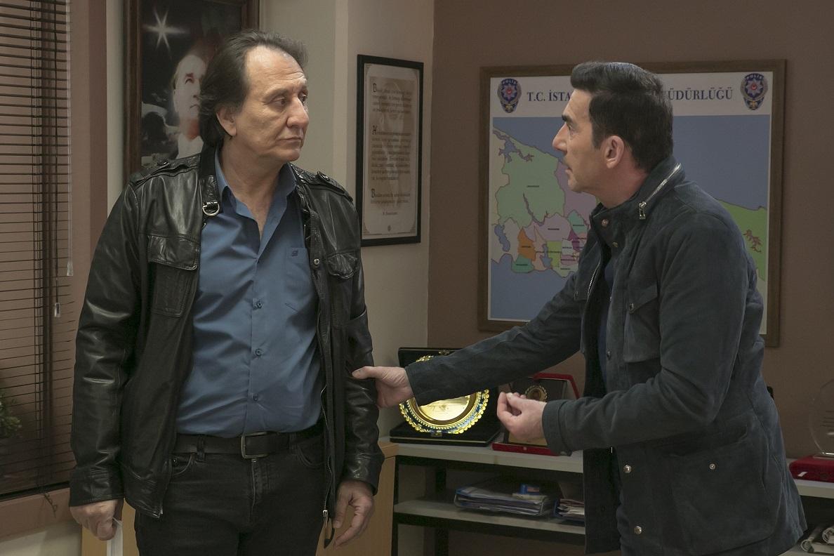 Arka Sokaklar dizisine veda eden Merve Oflaz'ın yerine bomba bir isim geldi! Tescilli güzel Aslı Komiser rolünü kaptı!