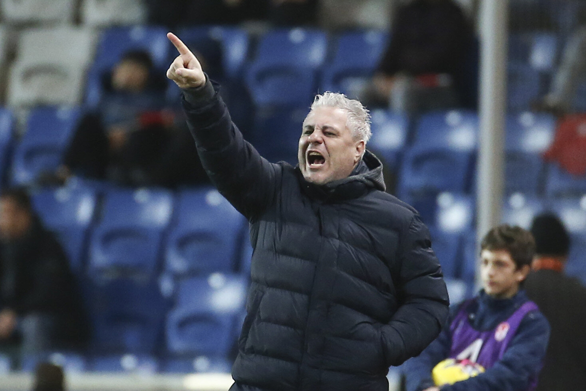 CFR Cluj Avrupa'dan elendi! Marius Smudica takımdan kovuldu!