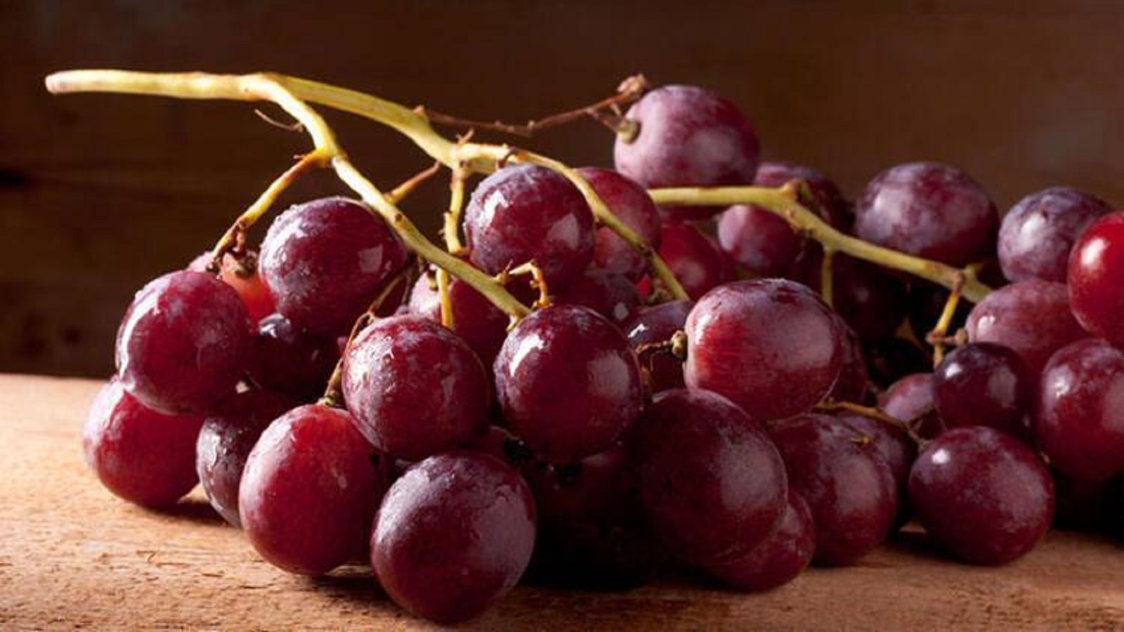 Zengin antioksidan içeren mucizevi besin 'üzüm'