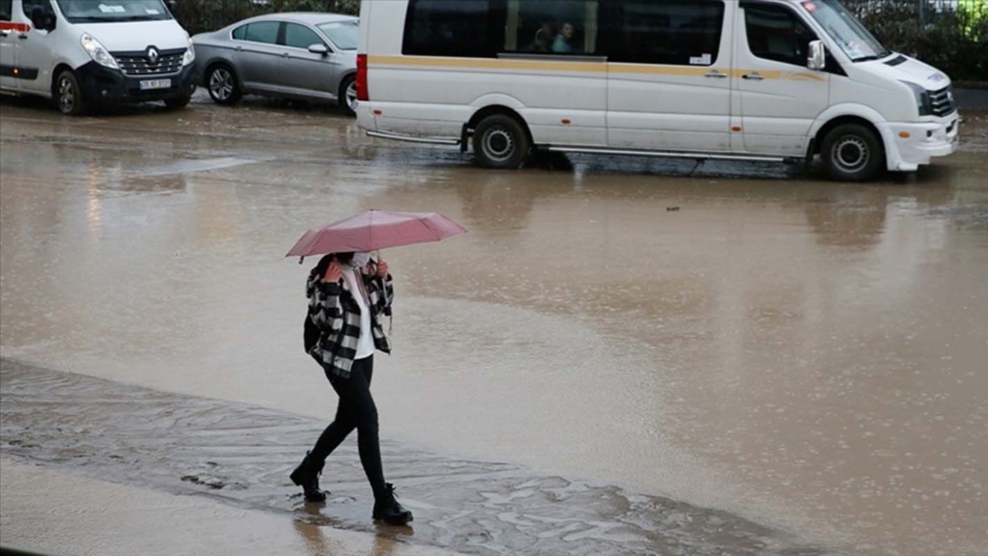 Meteoroloji'den Batı Karadeniz için sarı uyarı! Kuvvetli gök gürültülü sağanak yağış, sel, fırtına, hortum...
