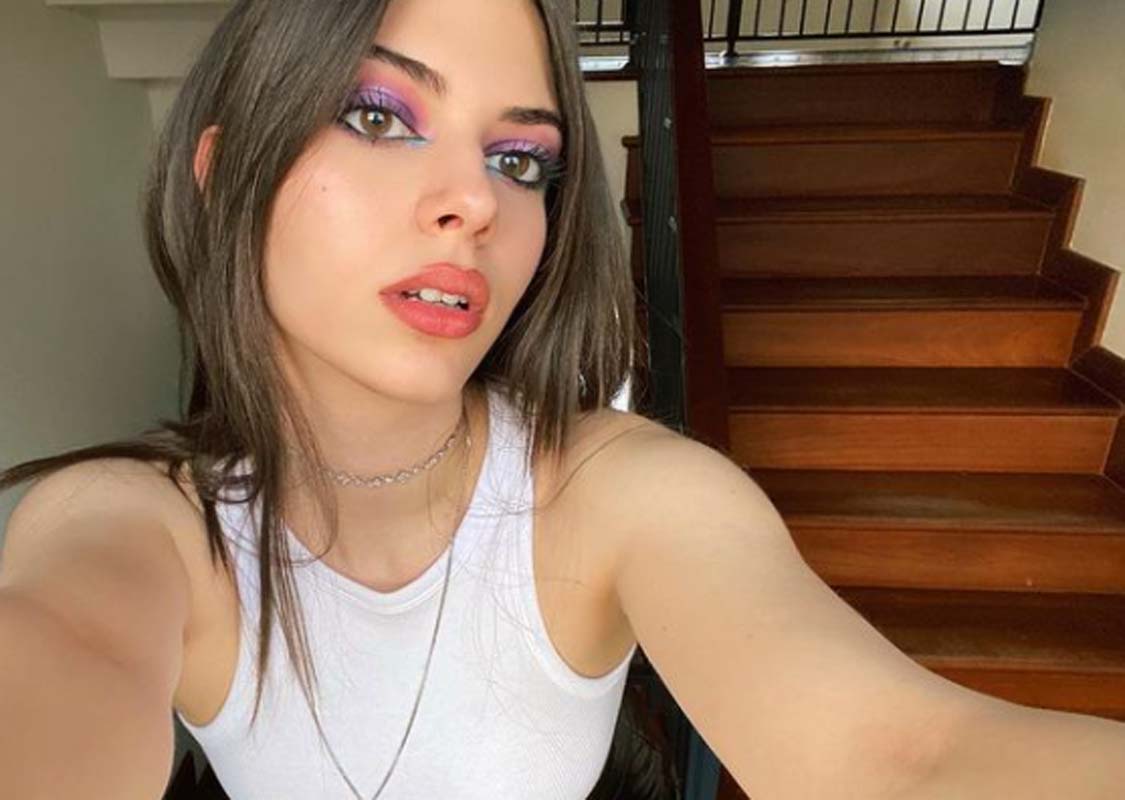 Defne Samyeli’nin küçük kızı Derin Talu’nun olaylı gecesi! Küfürler hakaretler havada uçtu! Kucak kucağa olay yerinden uzaklaştılar