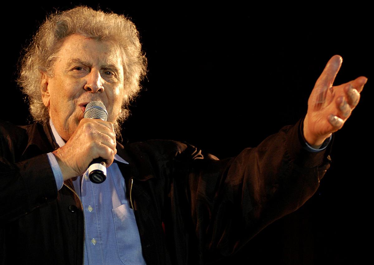 Dünyaca ünlü besteciden kötü haber! Halkın sesi Mikis Theodorakis 96 yaşında yaşamını yitirdi!
