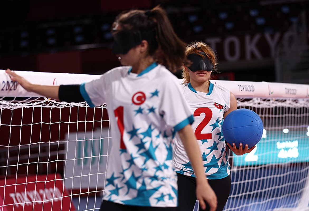 Son dakika! Paralimpik Oyunları'ndaki ikinci altın madalya kadınlar golbolde geldi!