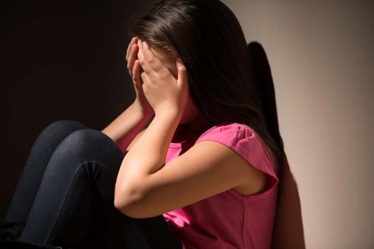 Genç anneden mide bulandıran olay! 13 yaş küçük çocukla ilişkiye girip kayda aldı