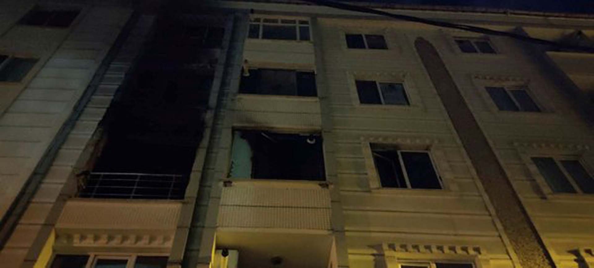 Esenyurt'ta eşine sinirlenen kişi evini ateşe verdi