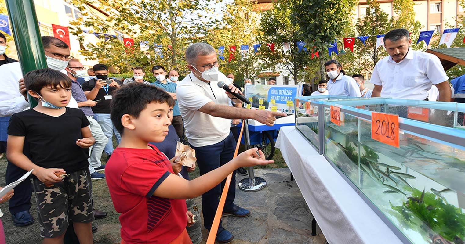 Üsküdar, beş çayında Valide-i Atik Mahallesi Pazarbaşı Parkında buluştu!