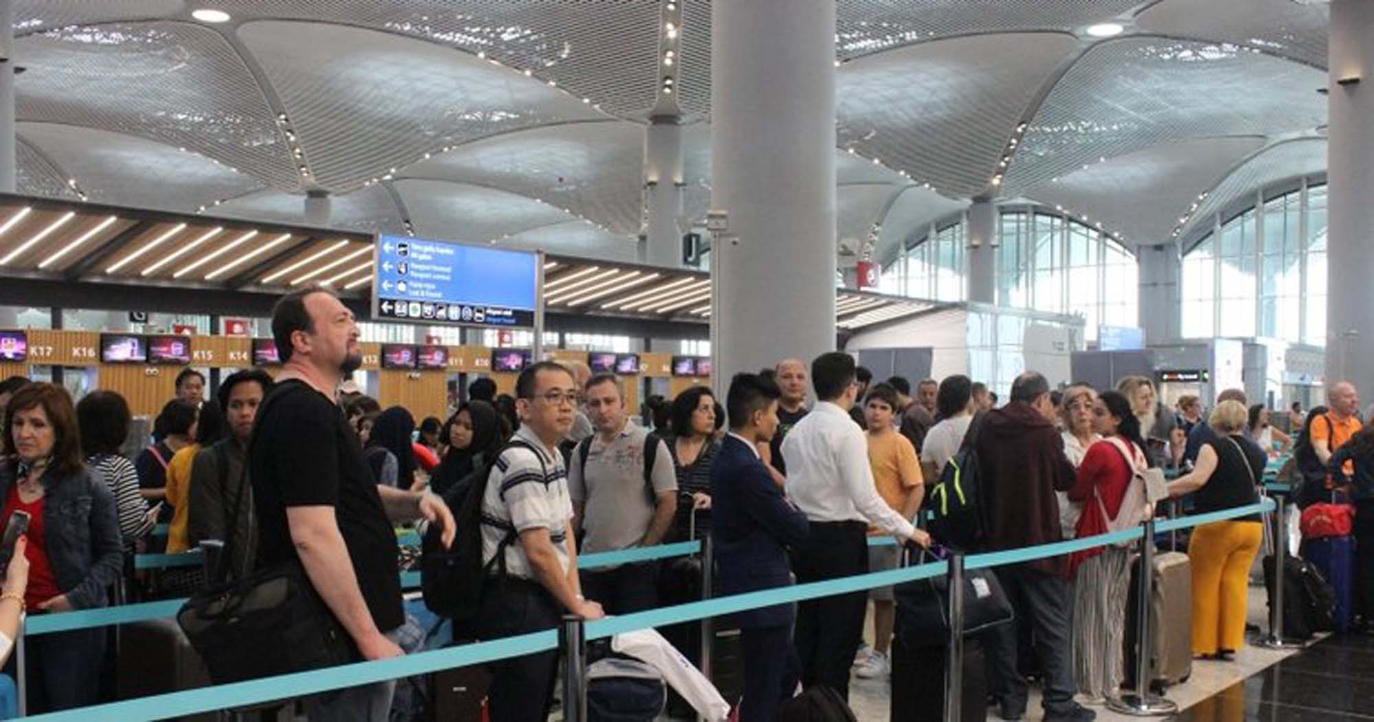 Balayı hayali suya düştü! Eksik aşı sebebiyle uçağa alınmadı