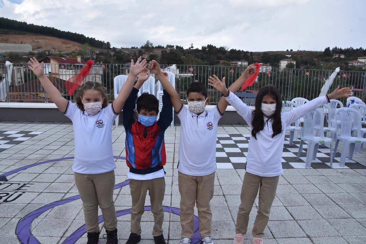 Pendik'te ilk ders zili çaldı!