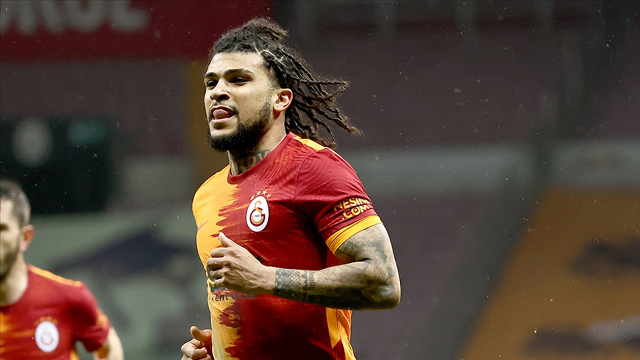 Galatasaray'da Ryan Babel, Tonny Vilhena transferine engel oldu!