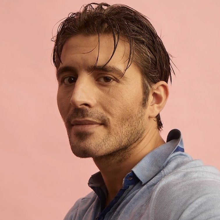 Cihangir Ceyhan kimdir? Nereli, kaç yaşında? Camdaki Kız Hayri Cihangir Ceyhan mı?