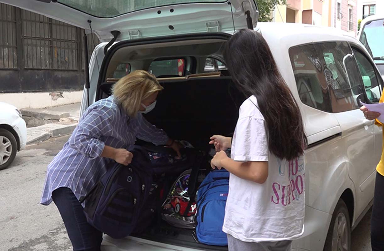 Tuzla Belediyesi Gönül Elleri Çarşısından okula hazırlıkta öğrencilere büyük destek!