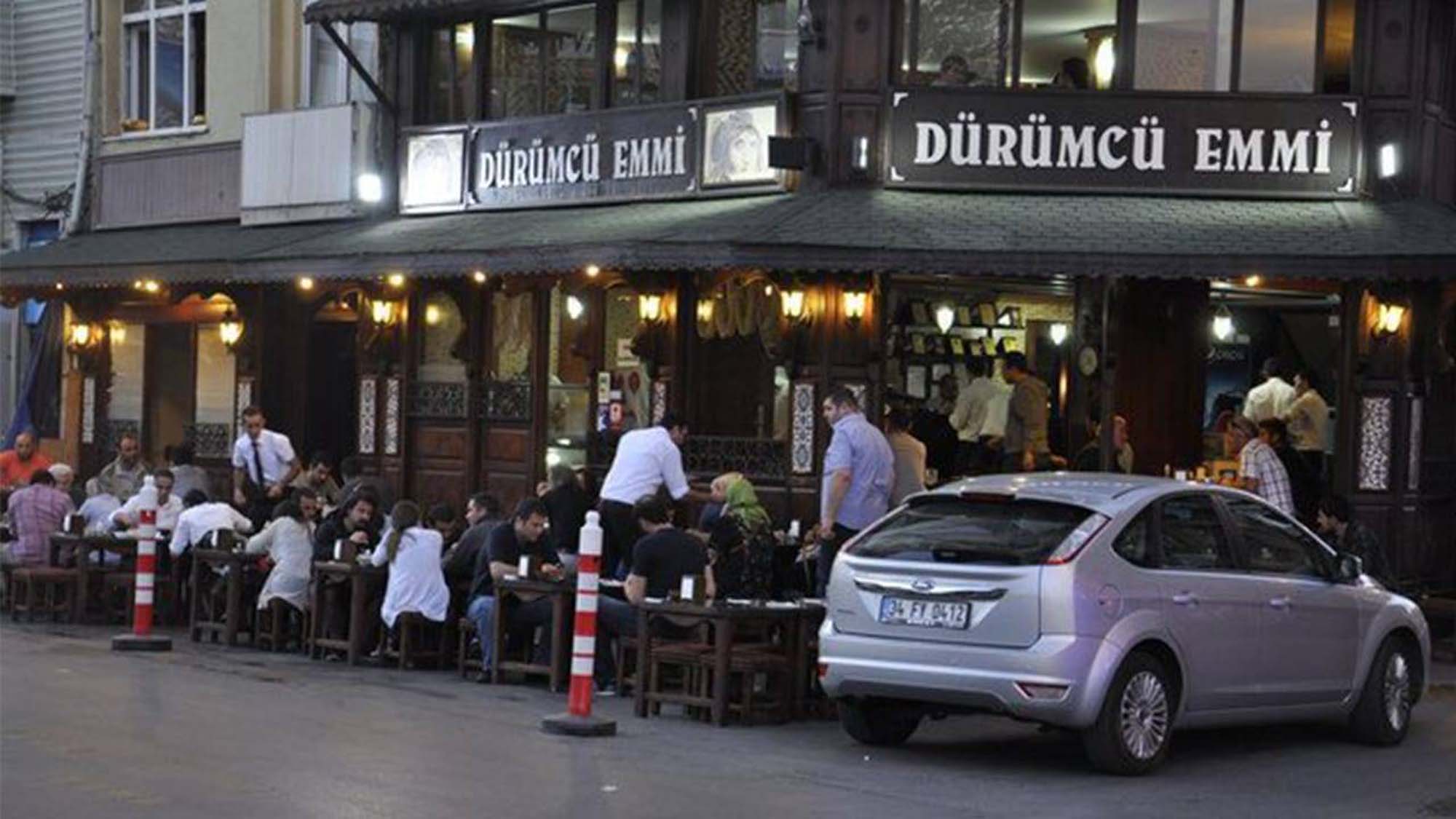 Kadıköy'deki kebapçı 8 bin 400 lira maaşla garson bulamıyorum dedi, yalanı ortaya çıktı!