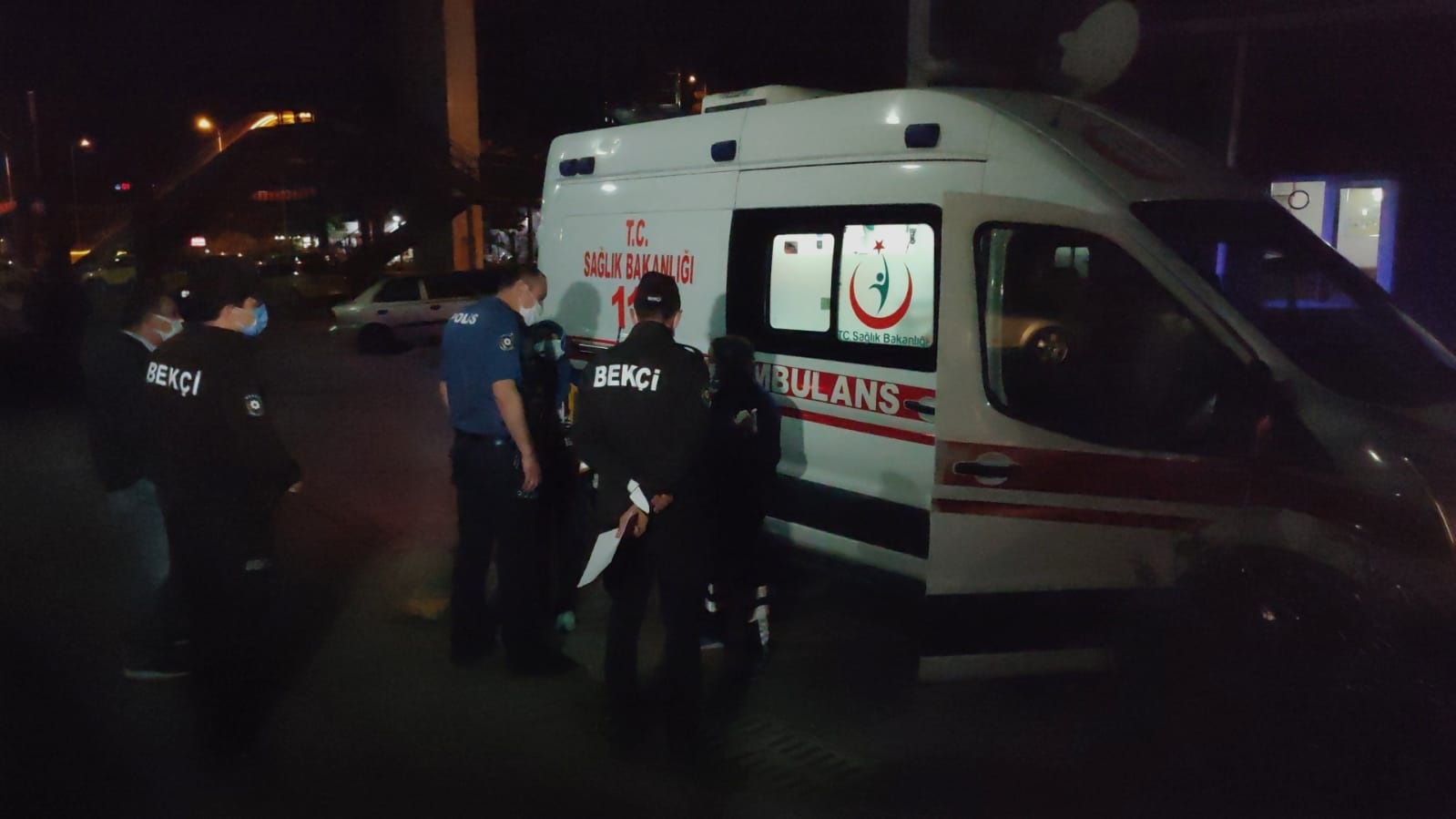 Hem suçlu hem güçlü! Korona pozitif olan kadın taksi ücretini fazla bulunca ortalığı birbirine kattı: Koronayım yaklaşmayın