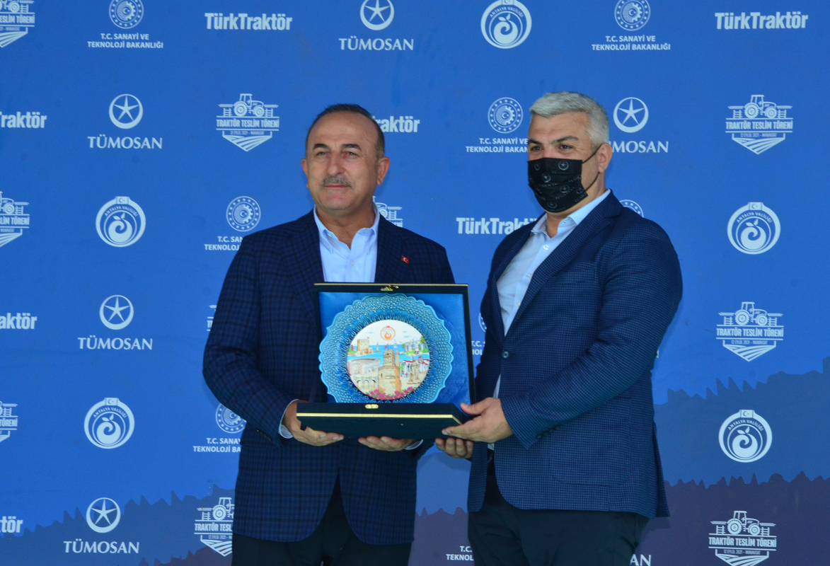Dışişleri Bakanı Mevlüt Çavuşoğlu'ndan mültecilerle ilgili açıklama Ülkelerine döndürülmesi için çalışmalarımız var'