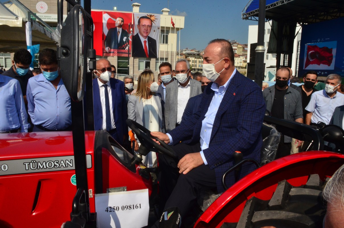 Dışişleri Bakanı Mevlüt Çavuşoğlu'ndan mültecilerle ilgili açıklama Ülkelerine döndürülmesi için çalışmalarımız var'
