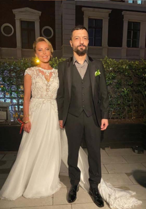 Geçtiğimiz günlerde dünyaevine giren Mehmet Erdem ve Vildan Atasever hakkında bomba iddia! Erken evliliklerinin sebebi ortaya çıktı!