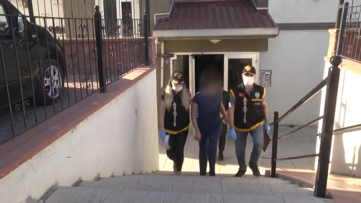 Fuhuş baskınında veresiye defteri detayı şok etti! Kiminin 300 kiminin 500 Lira borcu çıktı