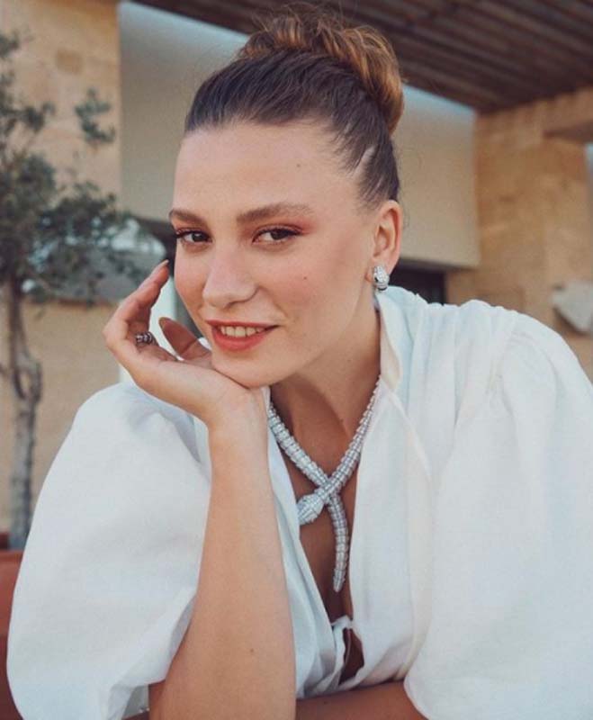 Burak Deniz, Şahmeran dizisinde Serenay Sarıkaya'yla harikalar yaratacak! Bomba gibi geliyorlar!
