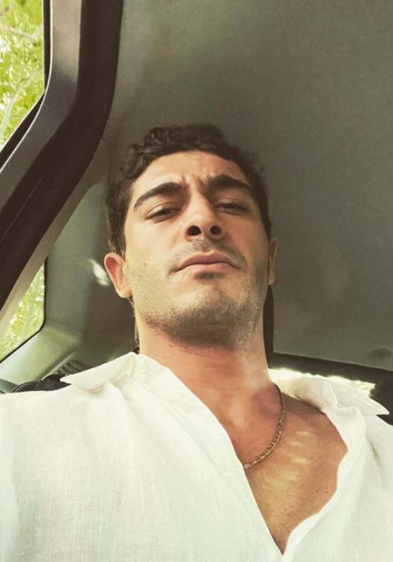 Burak Deniz, Şahmeran dizisinde Serenay Sarıkaya'yla harikalar yaratacak! Bomba gibi geliyorlar!