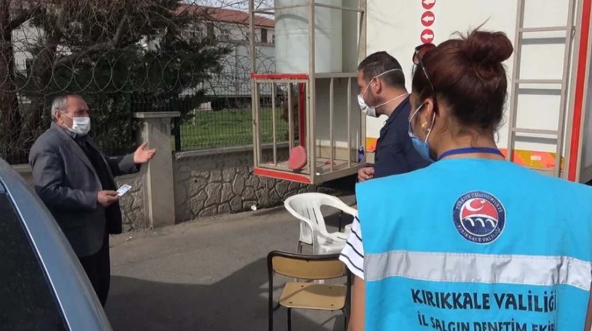 Karantinada olması gerekiyordu, otobüste yakalandı! Tüm yolcuları tehlikeye atan vatandaşa cep yakacak ceza kesildi