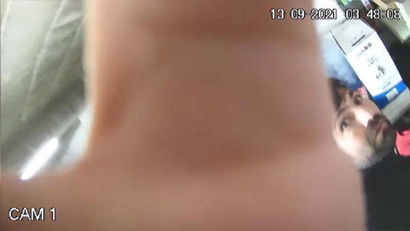 Siteyi mesken edinen hırsızlar depoya takılan güvenlik kamerasını da çaldı!