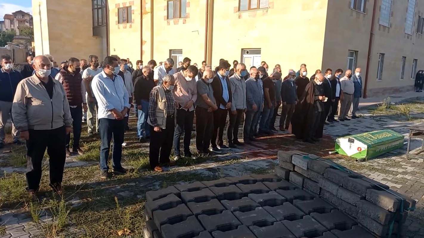 Koronavirüs bir sağlık çalışanının daha canını aldı! Ali Avni Silleli hayatını kaybetti
