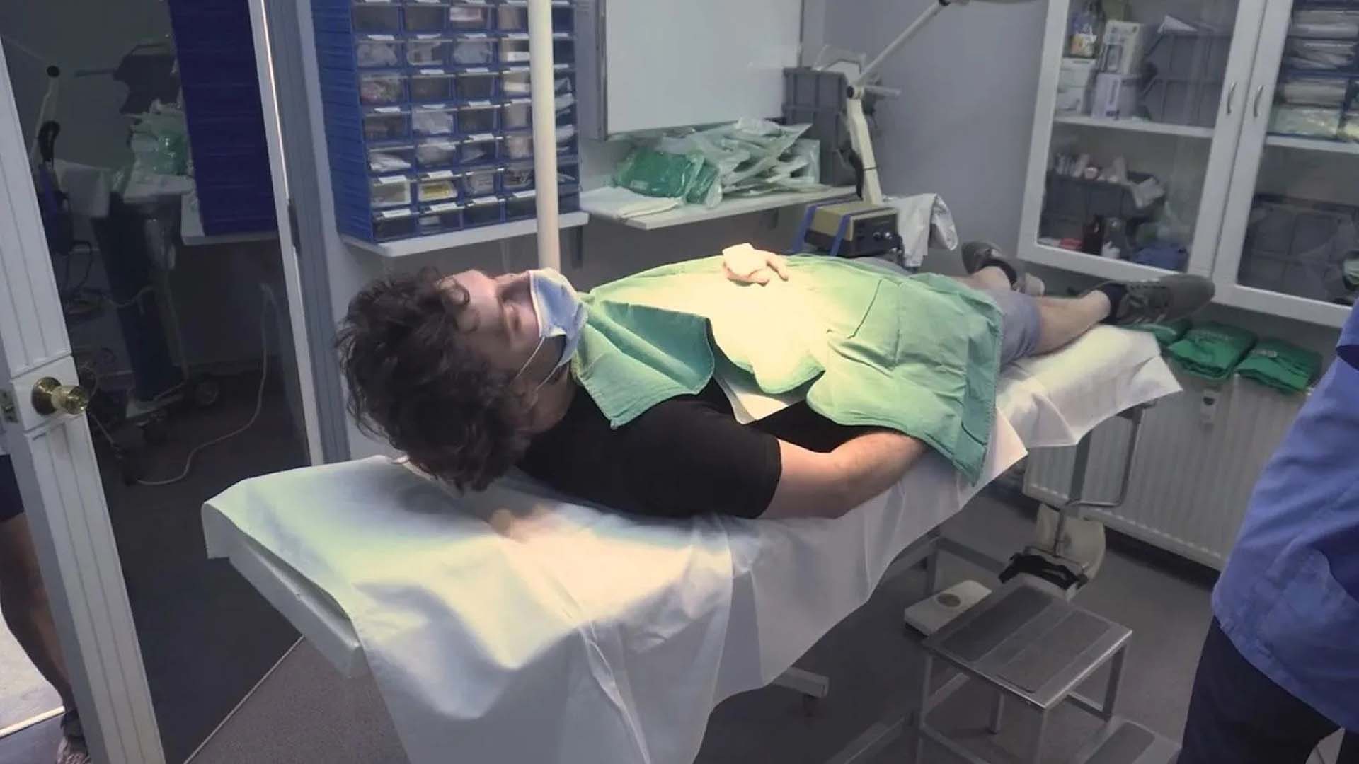 Türk Youtuber deri altına çip yerleştirdi! Bir çok elektronik cihazda kullanabiliyor