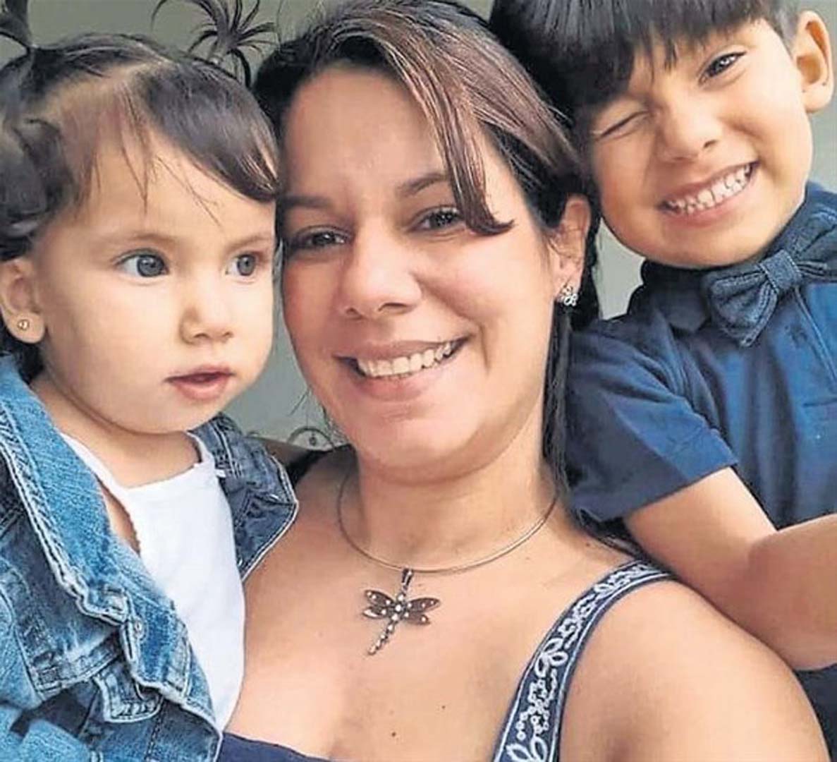 Kahraman anne, çocuklarını yaşatmak için kendini feda etti! Onları emzirmek için idrarını içti