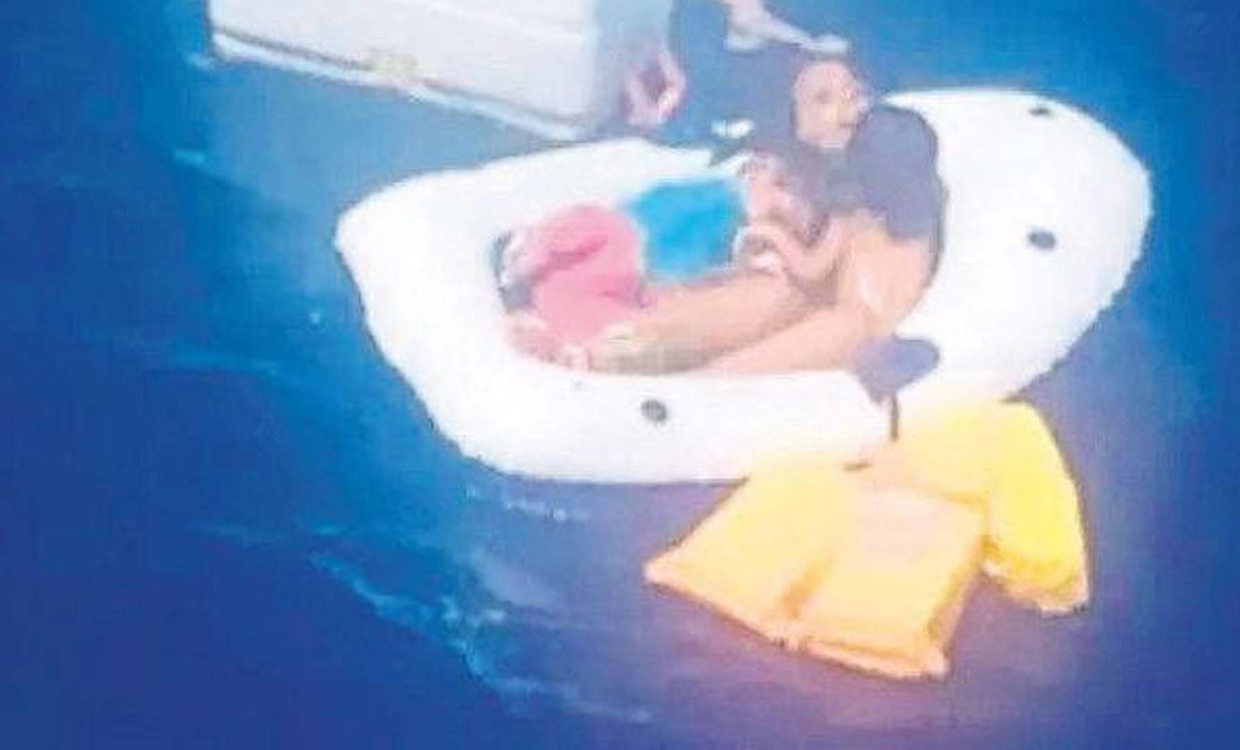 Kahraman anne, çocuklarını yaşatmak için kendini feda etti! Onları emzirmek için idrarını içti