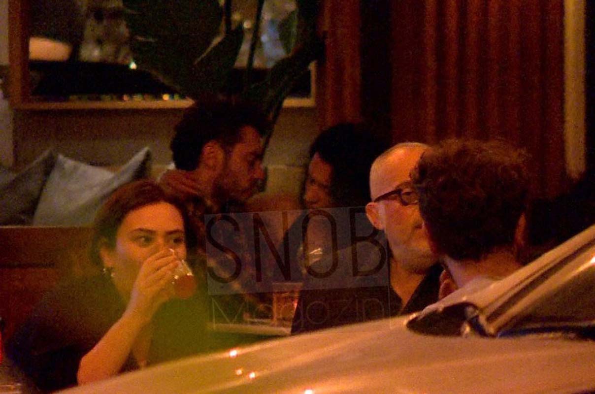 Yasak Elma'nın Zehra'sı Şafak Pekdemir'in dizininin yönetmeniyle sarmaş dolaş görüntülendiği gece olaylı bitti! Yönetmenin evli ve çocuğu olduğu söyleniyor!