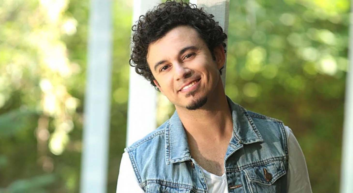 Şarkıcı Buray'ın sahnede başına gelen olay karşısında neye uğradığını şaşırdı! Nedeni kırmızı ayakkabı giymemesi!