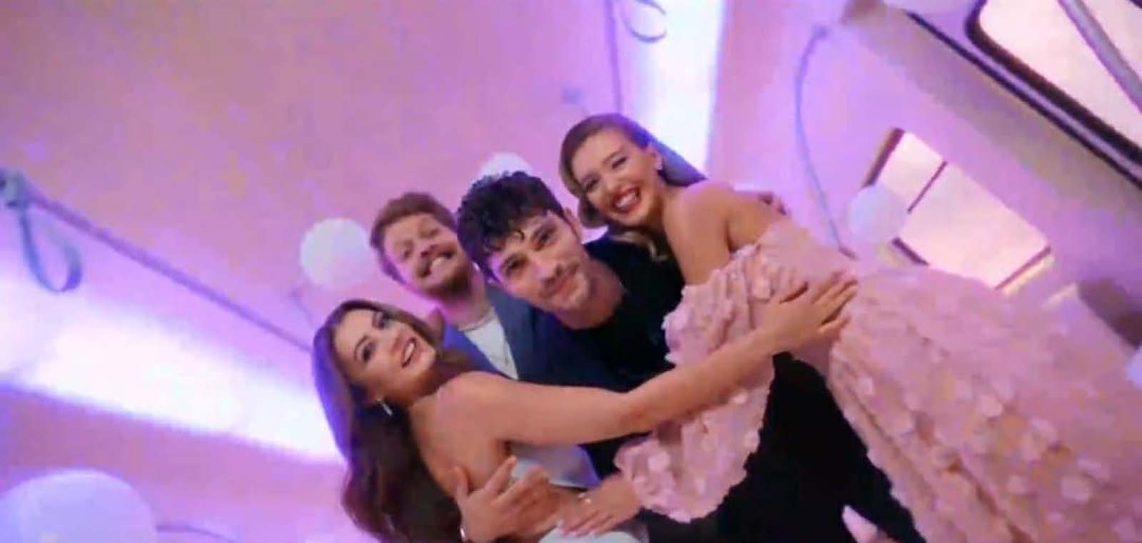 FOX TV'nin yeni sezon fragmanında Aşk Mantık İntikam dizisindeki detay gözlerden kaçmadı! Burcu Özberk ve İlhan Şen aşk iddialarını güçlendirdi!