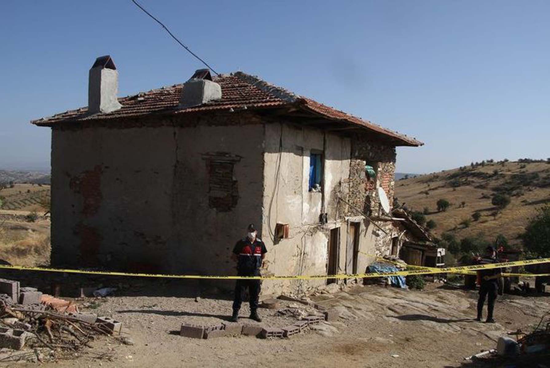 Böyle evlat olmaz olsun, yaptığı kan dondurdu! Babasını korkunç şekilde katletti 