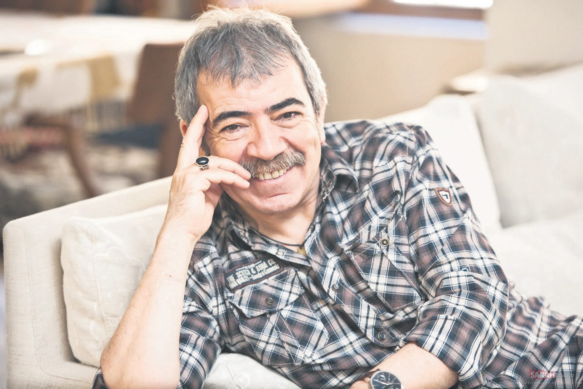 Fotoğrafı menüde izinsiz kullanıldı! Kafe, Selçuk Yöntem'e tazminat ödeyecek!