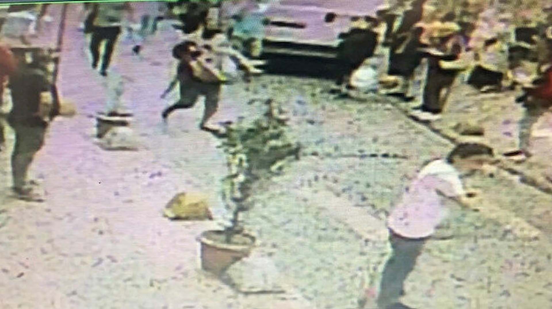 1.5 aylık hamile eşini başından vurdu! İntihar süsü vermek için kucağına alıp dışarı çıktı! Polis olaydaki gizemi çözdü 