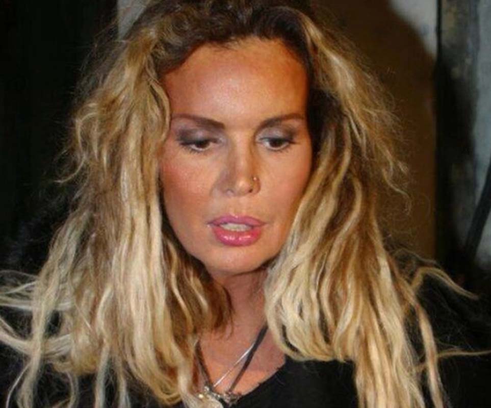 Son görüntüsü ortaya çıkan Harika Avcı çileden çıktı! Fotoğrafın çekilme açısından dert yandı!