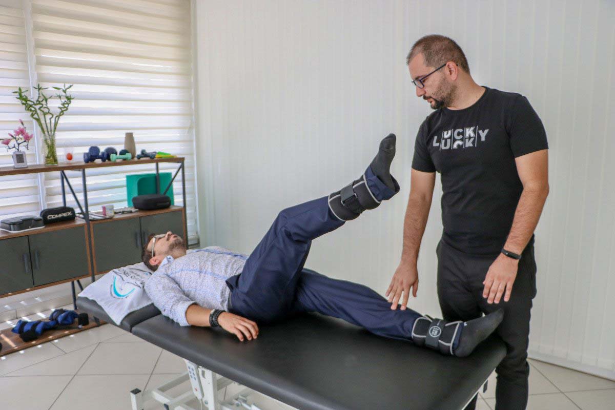 Doktorlar yürüyemez diyordu! 752 gün komada kalan adam şimdi koşmak için çaba sarf ediyor!