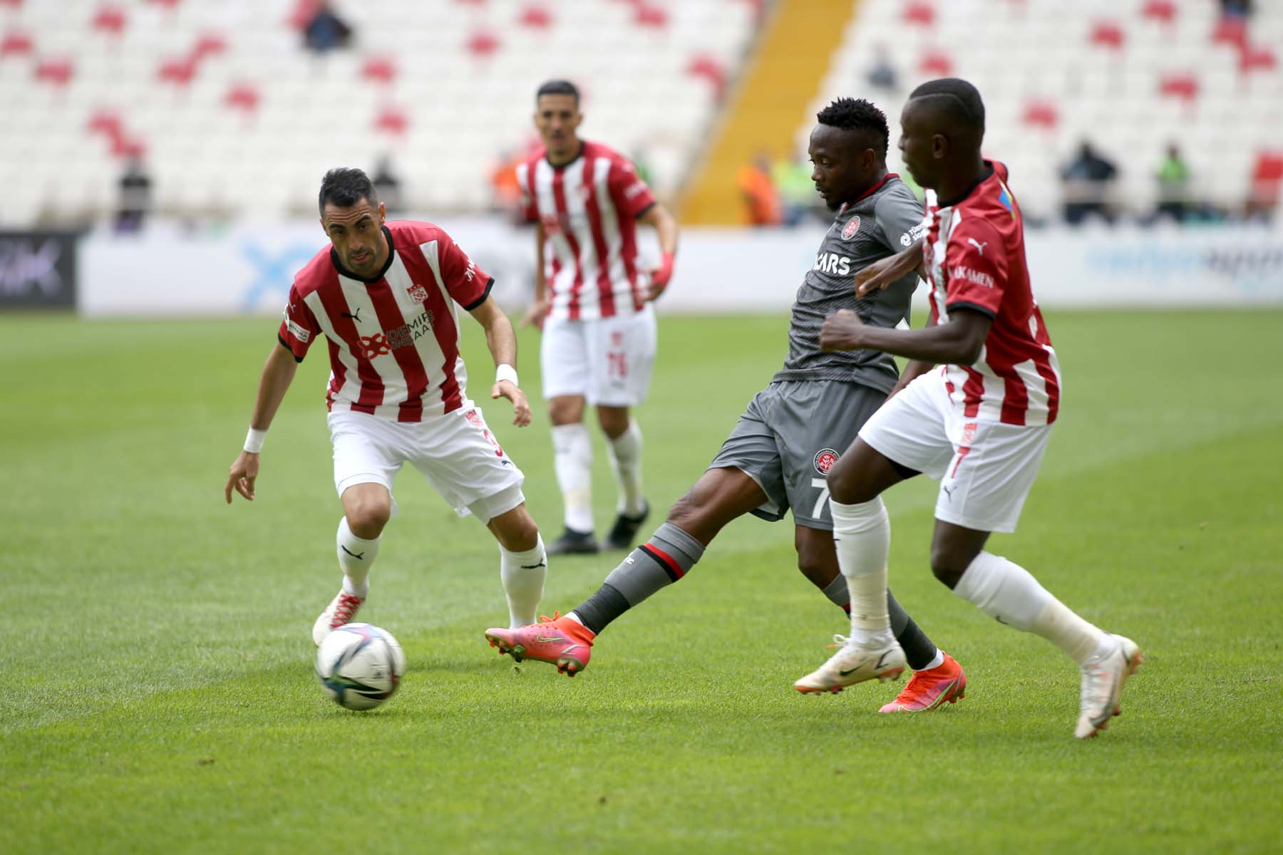 Demir Grup Sivasspor 4 - 0 VavaCars Fatih Karagümrük | Maç sonucu, özeti 