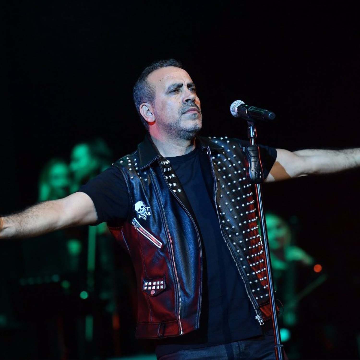 Haluk Levent'ten ev ve yurt sıkıntısı yaşayan öğrencilere mükemmel jest!