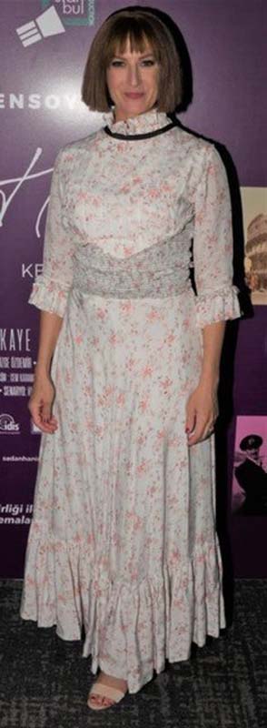 Meme kanseriyle savaşan Canan Ergüder bu kez peruk takmadı! Son paylaşımına beğeni yağdı!