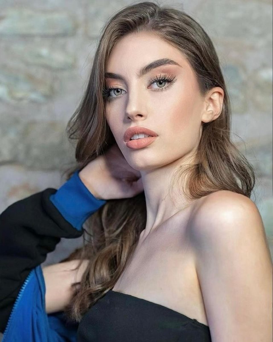 Skandalları bitmiyor! Sevgilisi Yiğit Marcus Aral'la mesajlarını yakalayan Şevval Şahin meslektaşı Kayra Türkovaç'ı dövdü!