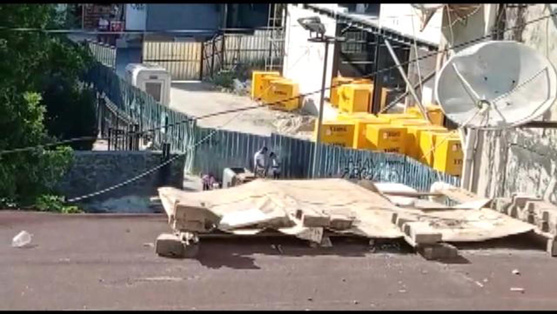 İstanbul Beyoğlu'nda gündüz vakti uyuşturucu için kuyruğa girdiler!