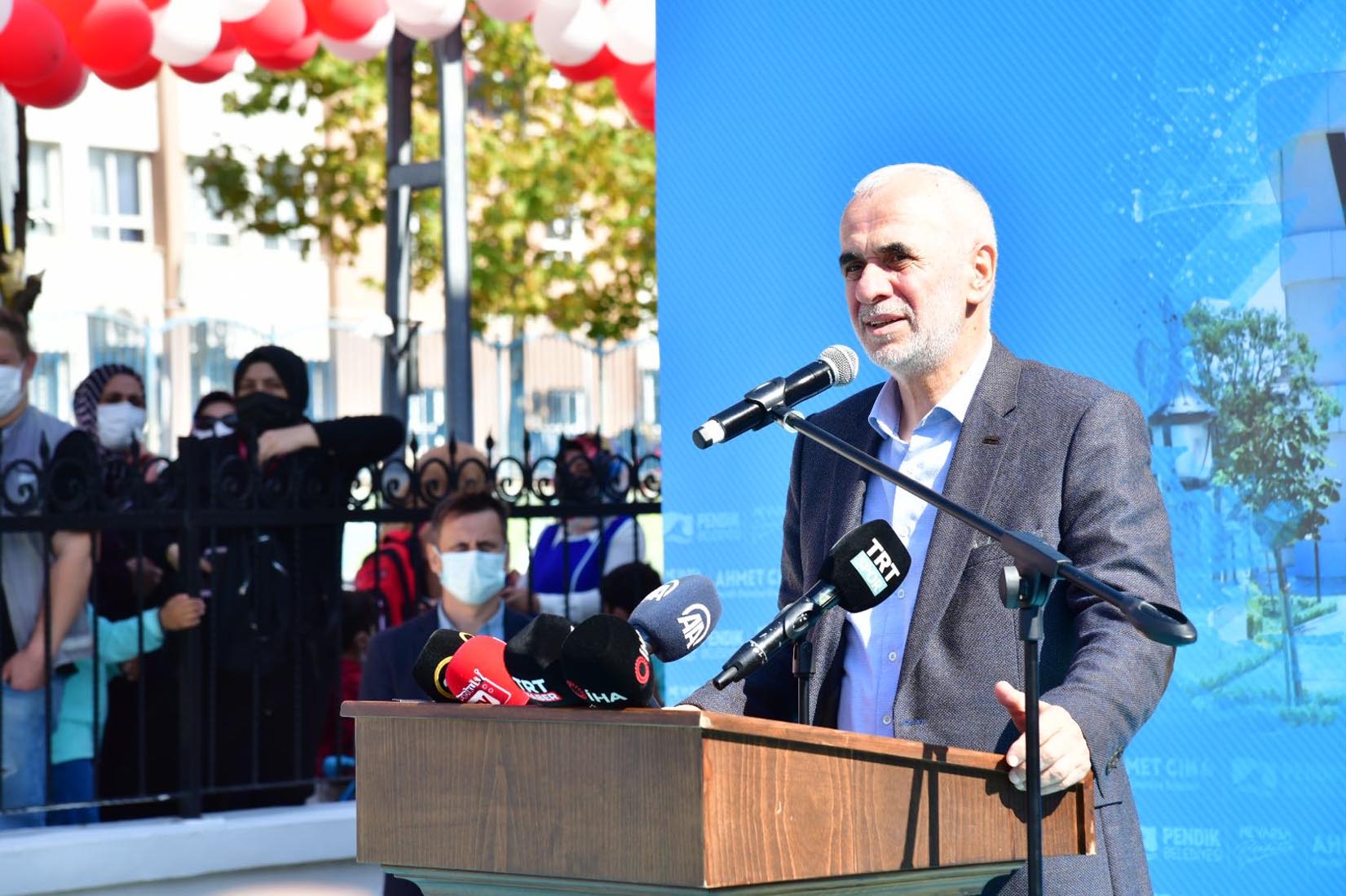 Pendik'te gururlandıran sevinç! Şampiyonun adı spor kompleksine verildi