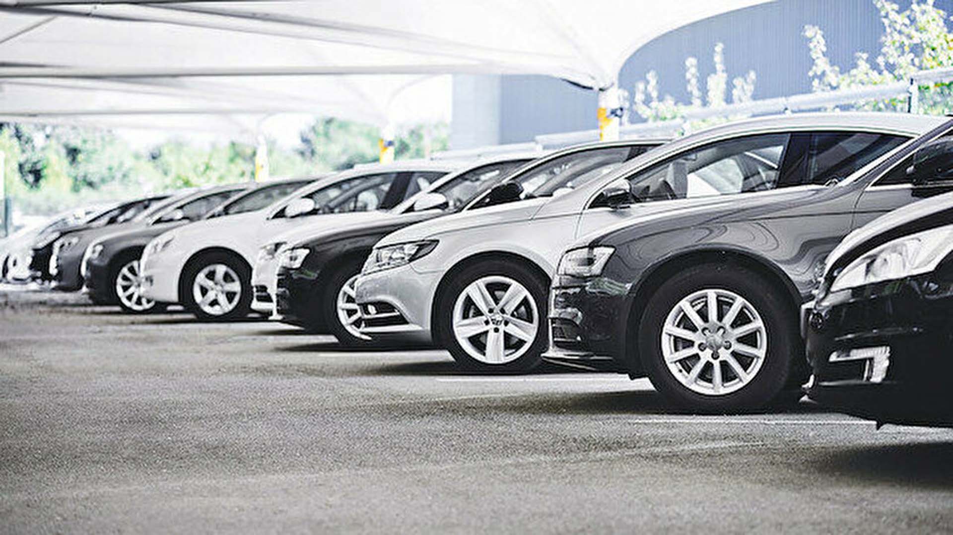 Otomobil fiyatlarının yüksekliği belli oldu! Galericiler ve bayiler arasındaki anlaşma vatandaşın cebini boşaltıyor!